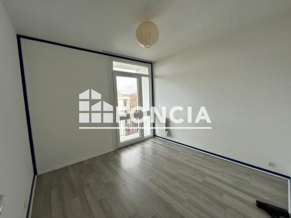 Location Appartement 2 pièces 48.4 m² - 33 RUE PHILIPPE LEBON Vannes 56000