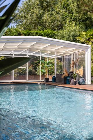 Maison de 196m2 au coeur d’un jardin arboré avec piscine.