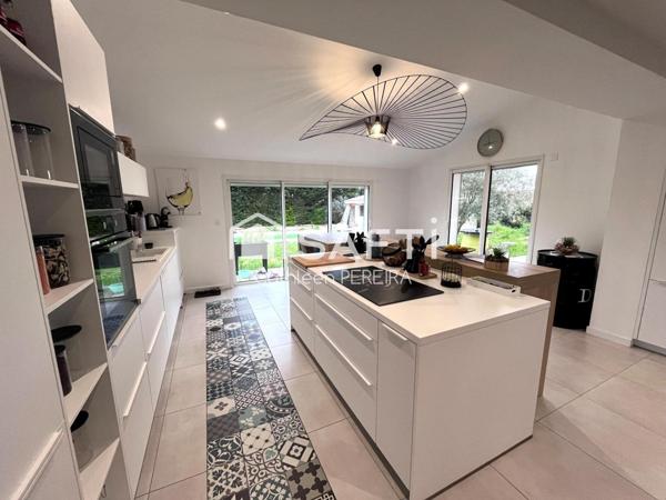 Maison moderne 135 m² environ– grand terrain, calme et confort