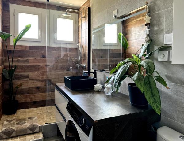 Dans un petit collectif de 2 étages, secteur GRAND LARGE