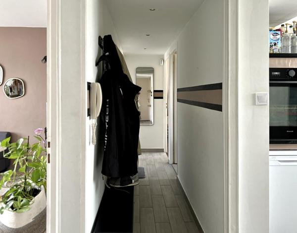 Dans un petit collectif de 2 étages, secteur GRAND LARGE