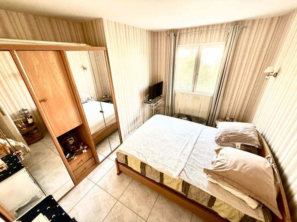 Villa T4 de 116 en plain-pied sur parcelle de 528 m² à Saint-Estève