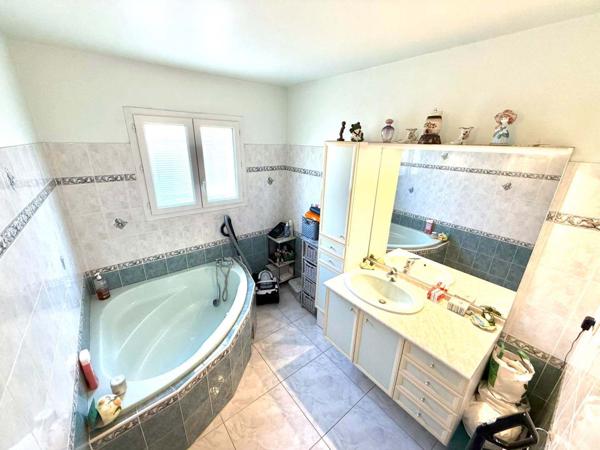 Villa T4 de 116 en plain-pied sur parcelle de 528 m² à Saint-Estève