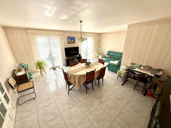 Villa T4 de 116 en plain-pied sur parcelle de 528 m² à Saint-Estève