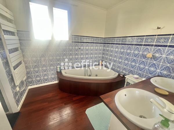 Maison 6 pièces - 160 m² Exclusivité efficity