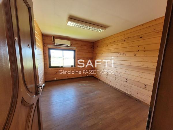 Local commercial/bureaux de 457m² avec terrain divisible et constructible