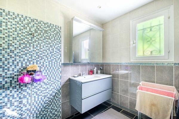 Maison à vendre |                                       Saint-Laurent-de-Mure |                                        4 pièces  |  99,8 m²