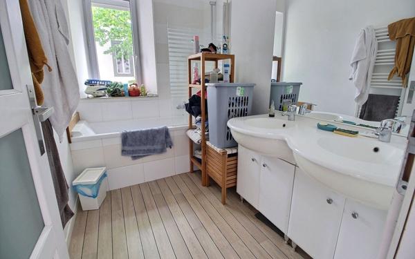 Maison à vendre    5 pièces • 130,61 m2 Allauch