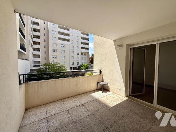 MARSEILLE 5e - BAILLE / CONCEPTION - T2 AVEC TERRASSE ET PARKING

À proximité immédiate de la...