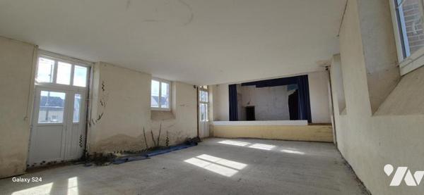 AILE D'UNE ANCIENNE ÉCOLE 270 M² environ - COUR, PRÉAUX & JARDIN SUR UNE PARCELLE DE 1 000m² env.