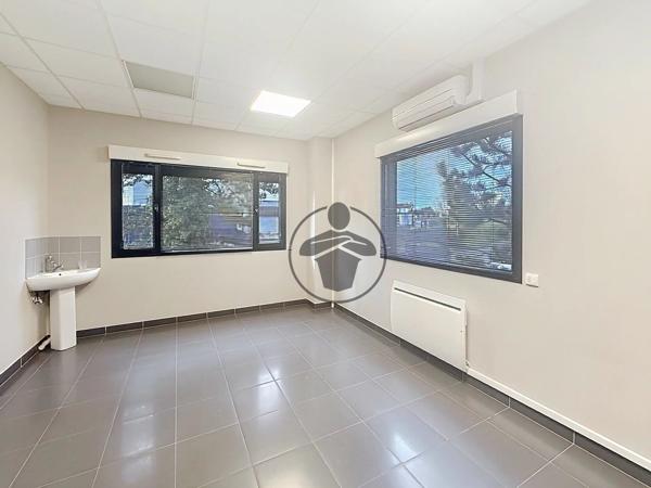 Vente                                                      Bureau
                        
                                                            à Saint-Quentin