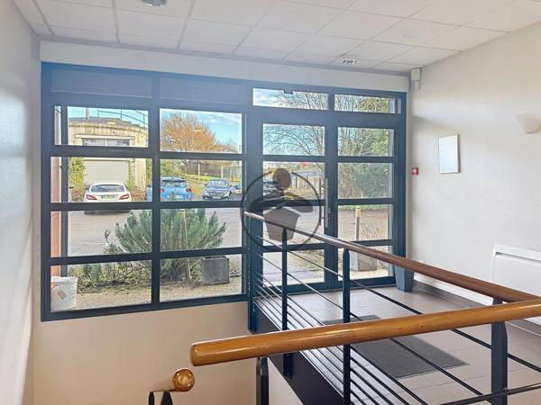 Vente                                                      Bureau
                        
                                                            à Saint-Quentin