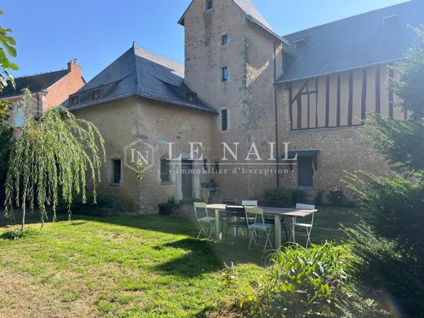 Charmant manoir des XVe et XVIIe siècles dans la Sarthe