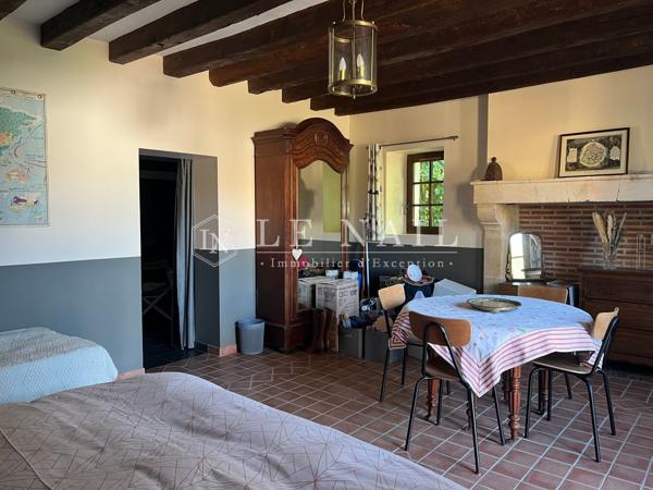 Charmant manoir des XVe et XVIIe siècles dans la Sarthe