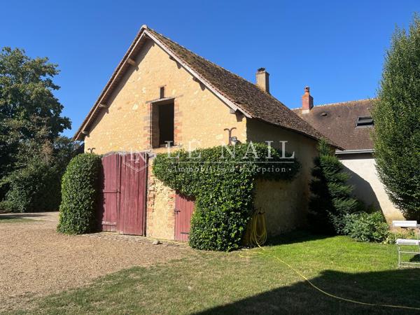 Charmant manoir des XVe et XVIIe siècles dans la Sarthe