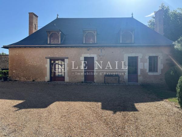 Charmant manoir des XVe et XVIIe siècles dans la Sarthe