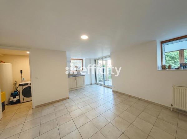 Appartement
         6 pièces
        - 121 m² 257 900 € *