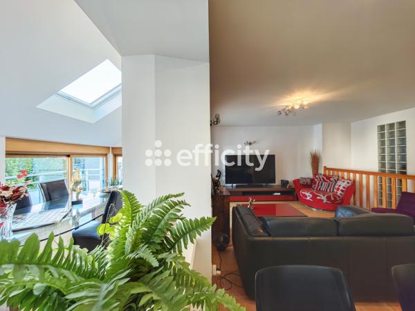 Appartement
         6 pièces
        - 121 m² 257 900 € *