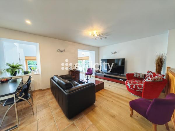 Appartement
         6 pièces
        - 121 m² 257 900 € *