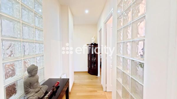 Appartement
         6 pièces
        - 121 m² 257 900 € *