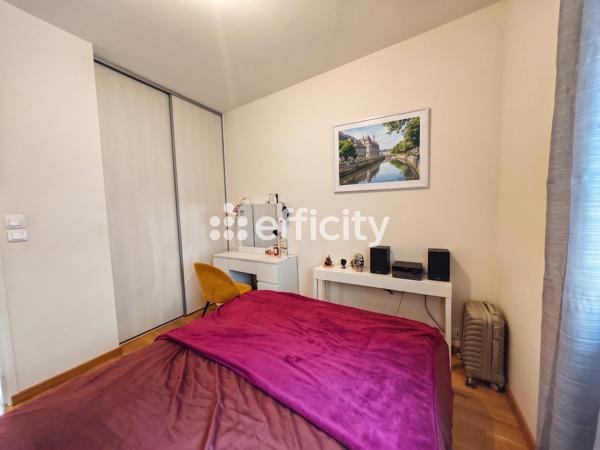 Appartement
         6 pièces
        - 121 m² 257 900 € *