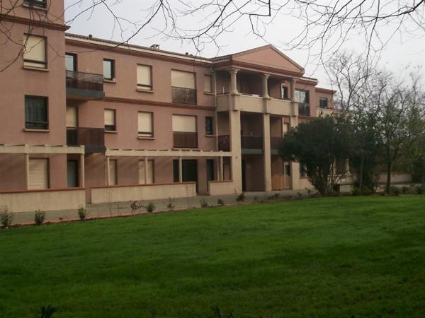 Appartement t2 , terrasse et place de parking