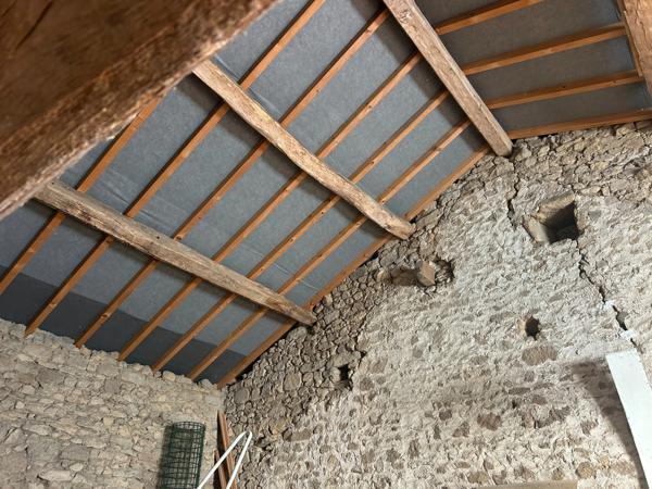 Maison de 75 m2 avec garage et jardin.