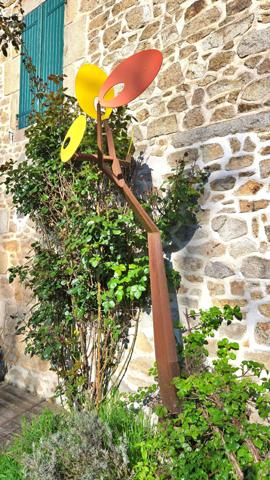 Grande maison familiale en Pierre avec Jardin - Piscine et Ruisseau- Proche saint-Junien