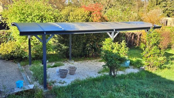 Grande maison familiale en Pierre avec Jardin - Piscine et Ruisseau- Proche saint-Junien
