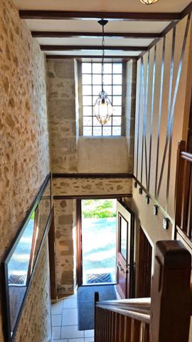 Grande maison familiale en Pierre avec Jardin - Piscine et Ruisseau- Proche saint-Junien