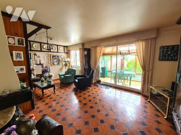 Maison à Vendre à Plouha (22580) en Côtes-d'Armor (22)

Cette maison offre une surface habita...