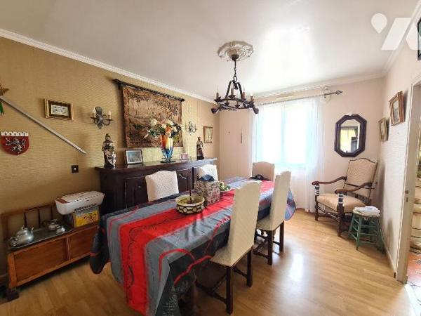 Maison à Vendre à Plouha (22580) en Côtes-d'Armor (22)

Cette maison offre une surface habita...