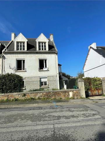 Maison de caractère à vendre à Camaret-sur-Mer – À deux pas du port et des commerces