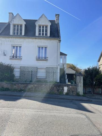 Maison de caractère à vendre à Camaret-sur-Mer – À deux pas du port et des commerces