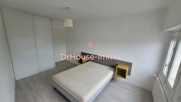 Appartement à louer 3 pièces de 83 m²