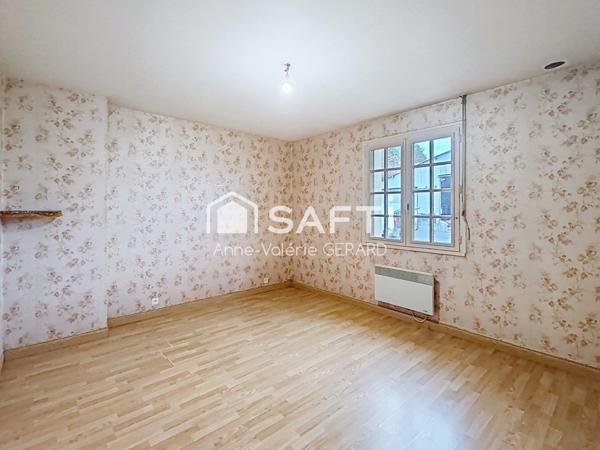 Pavillon 89m² avec grand bâtiment de stockage