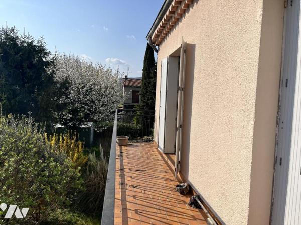 Maison à étage jumelée 