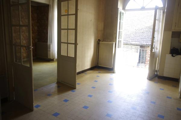 VIC FEZENSAC (32) à vendre Grande maison de ville de 230 m² avec grange, atelier et jardin.