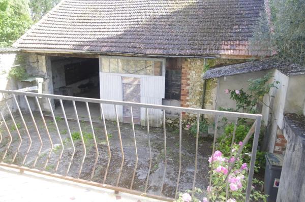VIC FEZENSAC (32) à vendre Grande maison de ville de 230 m² avec grange, atelier et jardin.