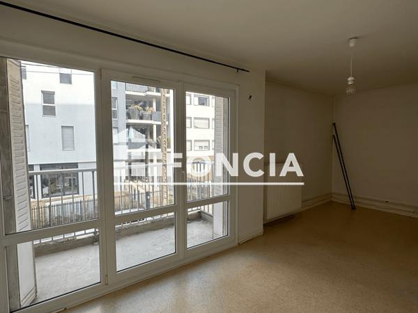 Location Studio 28.07 m² - RESIDENCE BRIAND 1 Dijon 21000