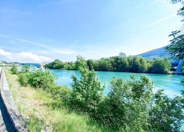 T4 de 85m² avec terrasses et jardin