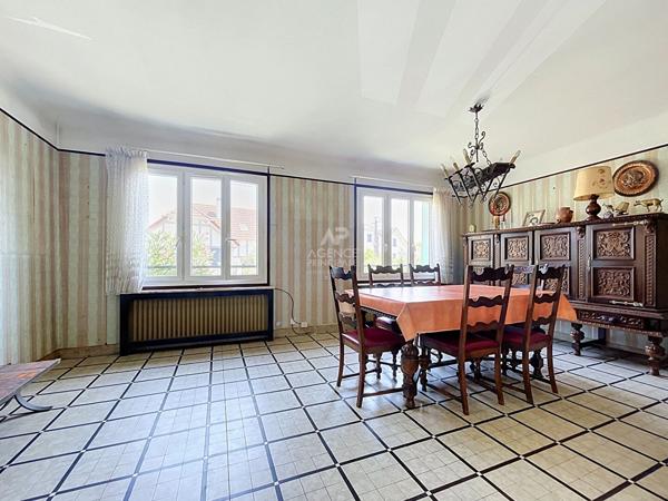 Chatou Maison familiale 787 950 € **  - Référence  159974