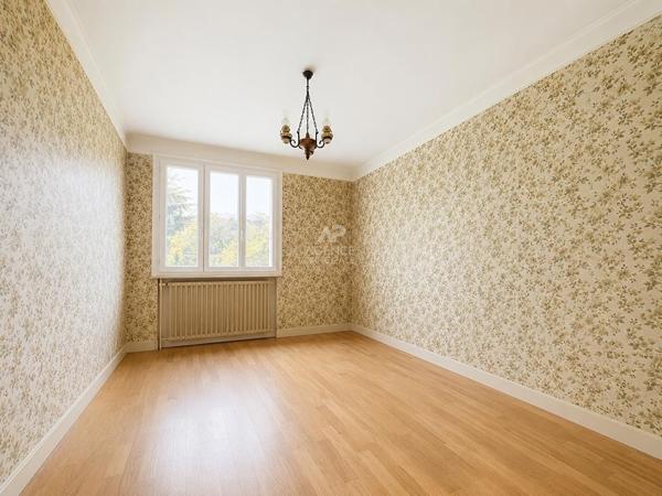 Chatou Maison familiale 787 950 € **  - Référence  159974