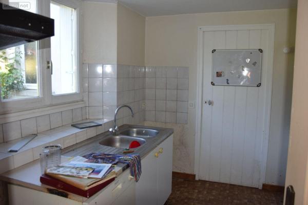 Propriete à vendre à Ambrières-les-Vallées en Mayenne (53300), ref : 53075/37