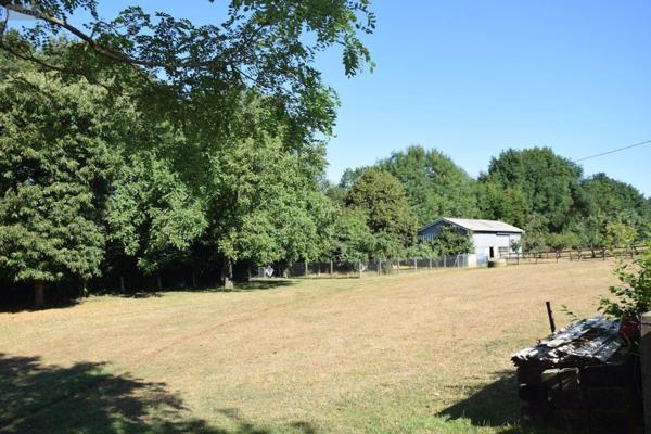 Propriete à vendre à Ambrières-les-Vallées en Mayenne (53300), ref : 53075/37