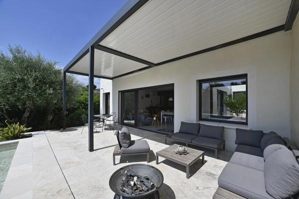 ALES (30100) – VILLA en PARFAIT ETAT – 3/4 CHAMBRES – DPE A – PISCINE CHAUFFEE – JACUZZI – EXPOSITION SUD-OUEST – GRAND GARAGE – CALME – SANS VIS-A-VIS