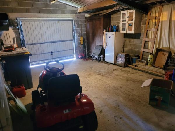 VALIGNY ( 03 ) Maison de village Beau jardin Garage Annexes