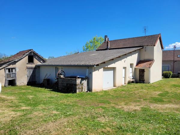 VALIGNY ( 03 ) Maison de village Beau jardin Garage Annexes
