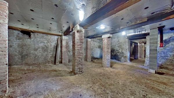 Toul (Cathédrale) : Duplex de 5 pièces principales ; 102 m2 Carrez, cave et grenier