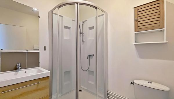 Toul (Cathédrale) : Duplex de 5 pièces principales ; 102 m2 Carrez, cave et grenier